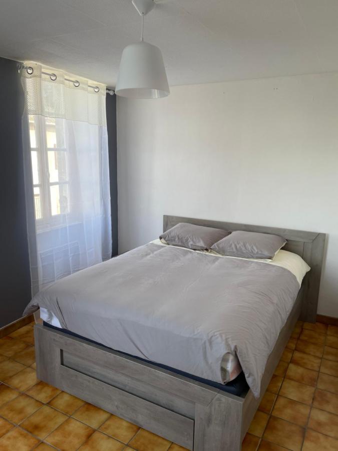 Charmant T2 Au 1Er Dans Residence Avec Parc Arbore Saint-Pierre-le-Moutier Luaran gambar