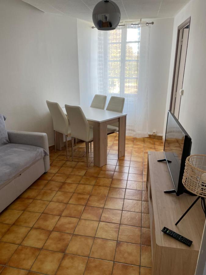 Charmant T2 Au 1Er Dans Residence Avec Parc Arbore Saint-Pierre-le-Moutier Luaran gambar